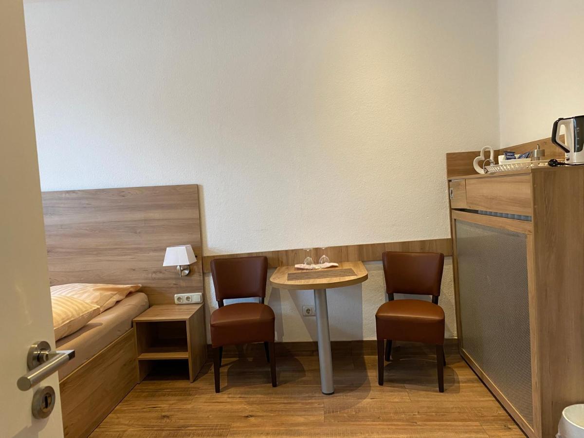 Gasthof & Restaurant "Am Kreuz" エッセン エクステリア 写真