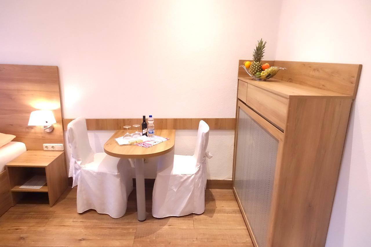 Gasthof & Restaurant "Am Kreuz" エッセン エクステリア 写真